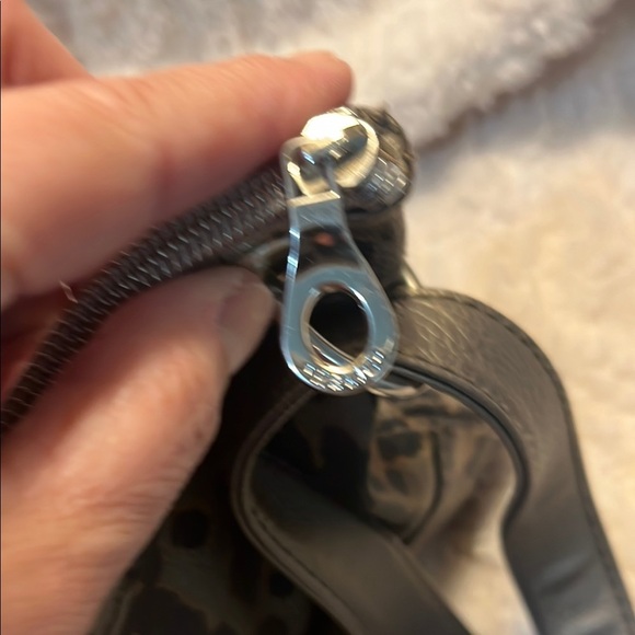 Relic Leopard Print Shoulder Bag - Picture 4 of 9